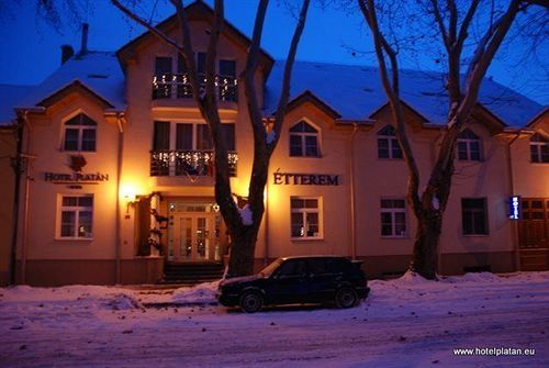 Hotel Platan Székesfehérvár Buitenkant foto