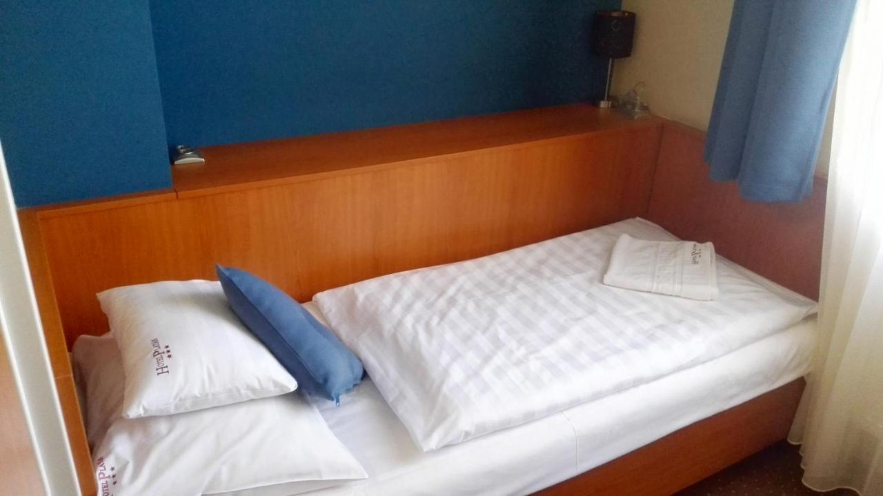 Hotel Platan Székesfehérvár Buitenkant foto